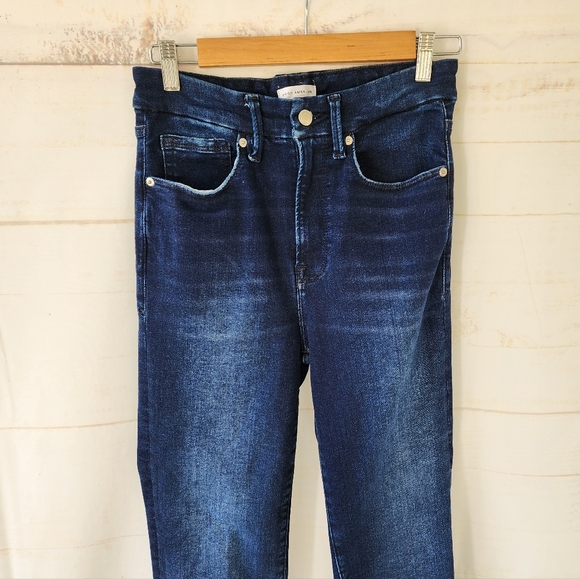 Good American Always Feels Good Classic Slim Straight Jeans - Picture 4 of 13